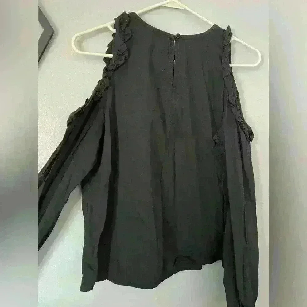 💜 2/$25 DizzyLizzy Medium Black With Roses, Shoulder Cut Outs, & Ties - Picture 7 of 8